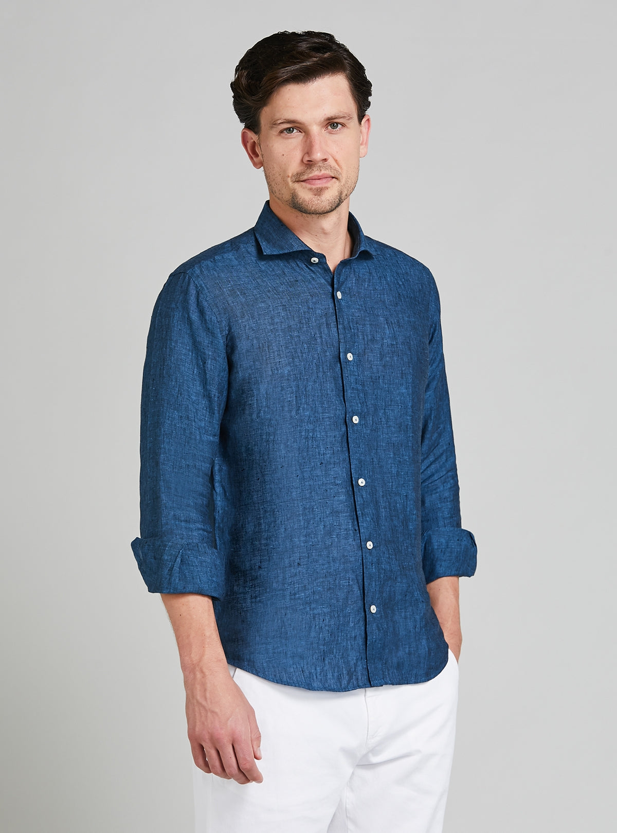 Camicia collo francese in lino tinta unita