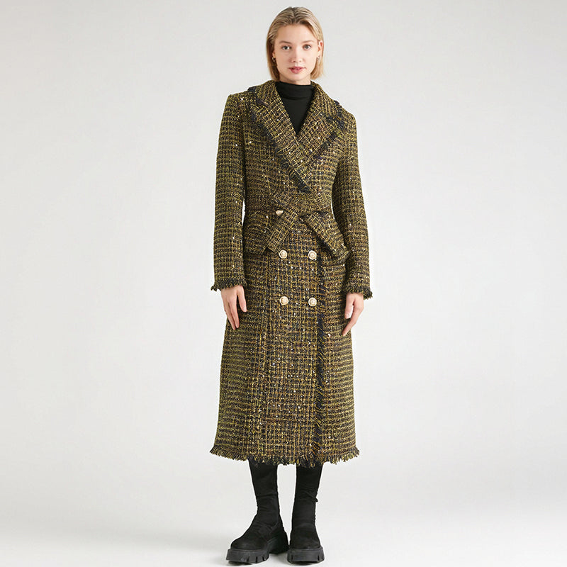 Golden plaid medium to long-length trench coat with a sense of design