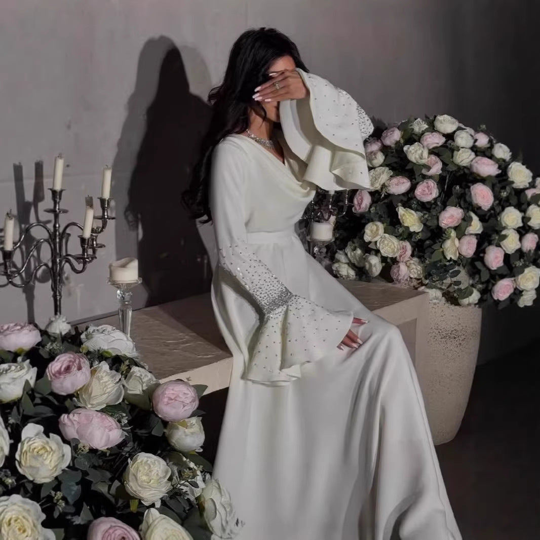 Elegant White Long Sleeve Fitted Wedding Dress Gown Loose Clothing