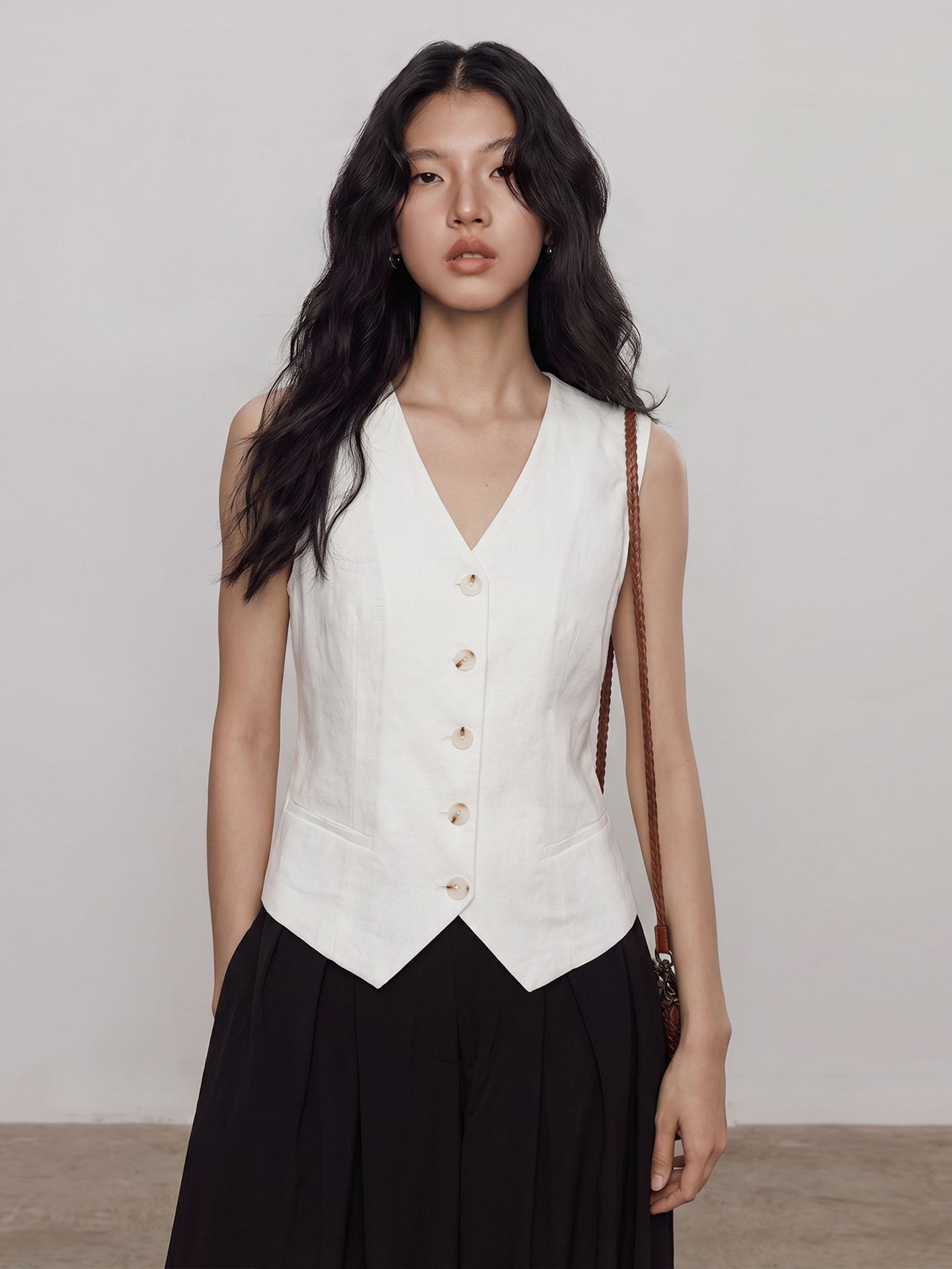 Elegant and Sophisticated Summer Linen Lightweight VestV-Neck Casual, Versatile Sleeveless Top