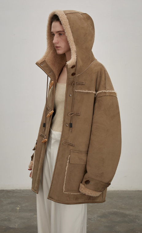 "Quartet Short" Wool Artificial Compositesuede Hooded Shearling Jacket