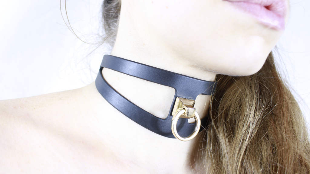 Black Leather BDSM Collar | Minimalist Gothic Submissive Collar