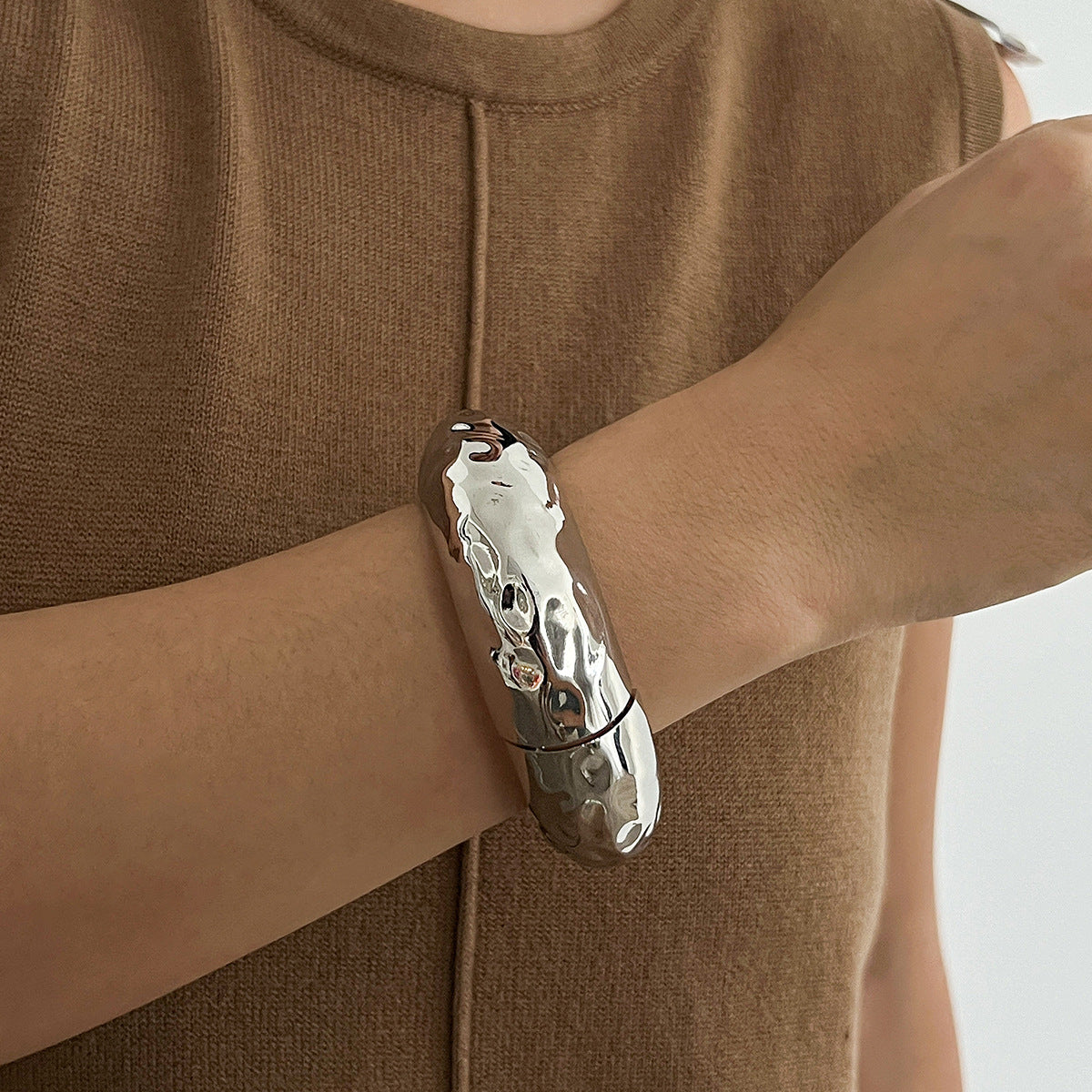 Round wide grain bracelet