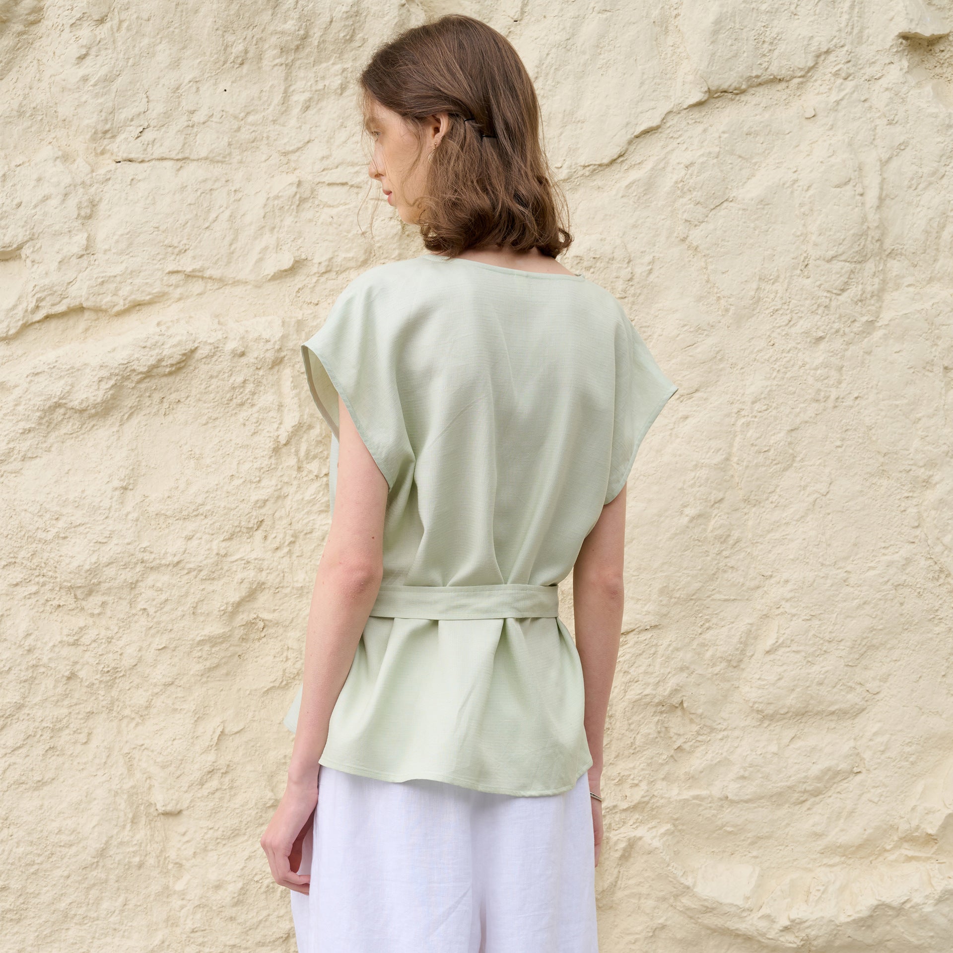 Elegant Loose Short Sleeve T-Shirt for Women - High-End Tencel Linen Swing Collar Office Wear with Belt