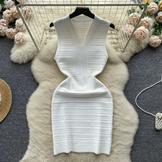 Summer new sleeveless knitted vest skirt with thin pleat design, light luxury, waist cinching, slim fit, hip hugging dress for women