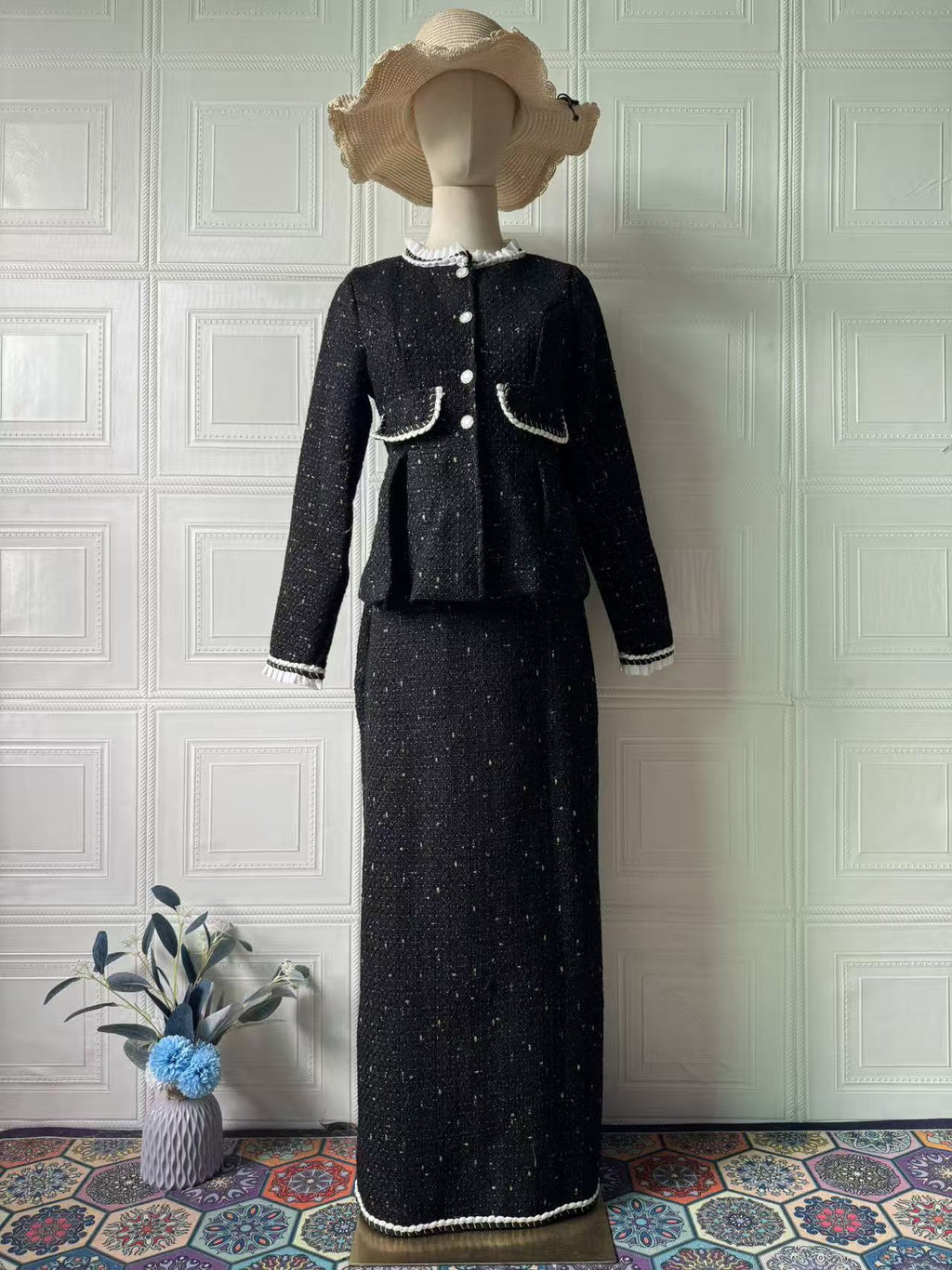 Fashionable  Chic Suit Set for Women Elegant Design Autumn/Winter Seasonal Wear