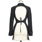 Light luxury-style suit with a temperament for showing off on the street featuring a casual design and an open-back look