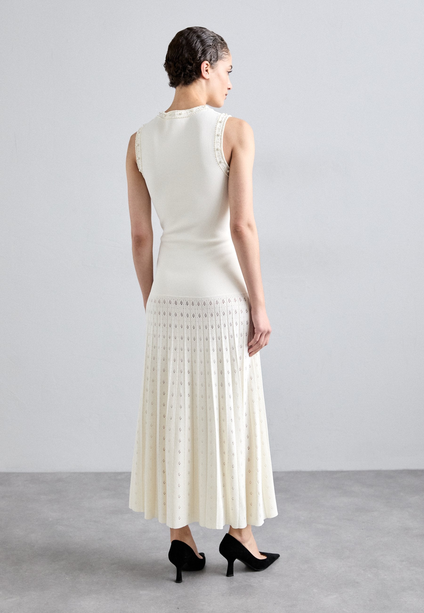 Pearl bead knit dress