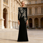Evening gown embroidered with pearls and diamonds long dress