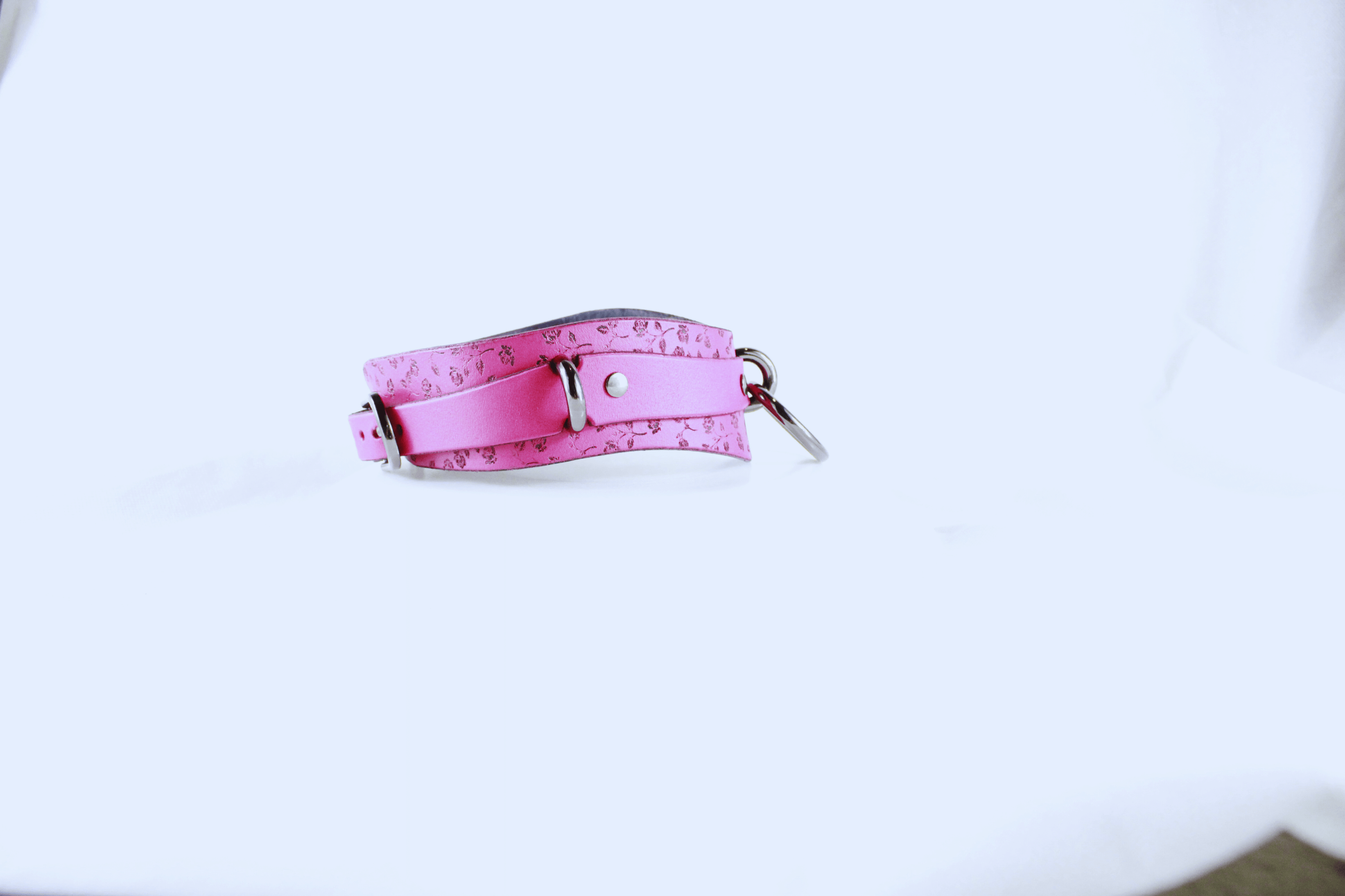 Rose Leather Submissive Collar – Discreet Day Collar for Sub Jewelry