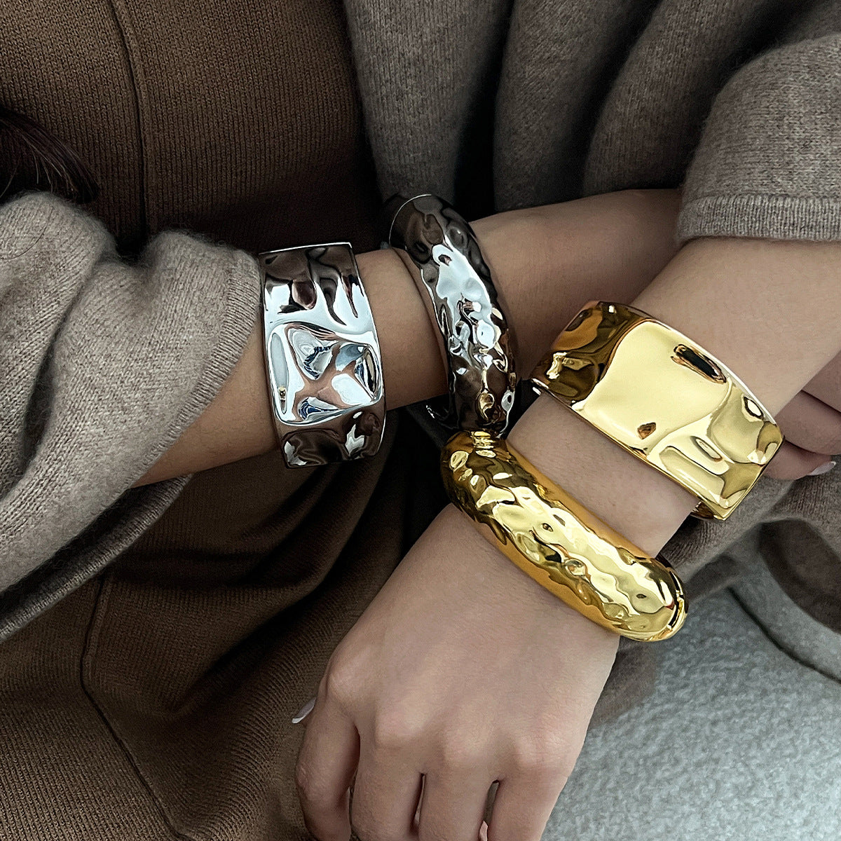 Round wide grain bracelet