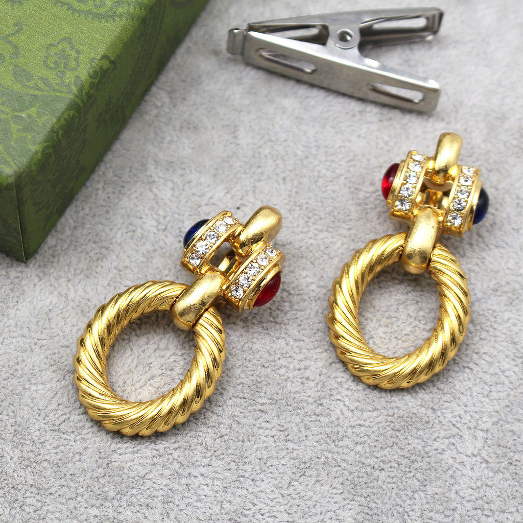 Light luxury niche design earrings vintage vintage round temperament earrings female trend