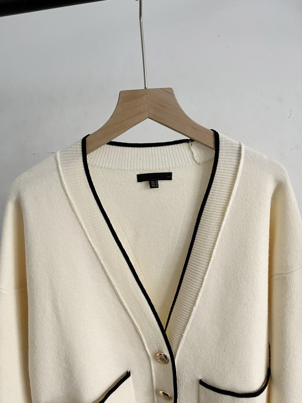 Slim fit patchwork design pocket temperament knitted cardigan sweater