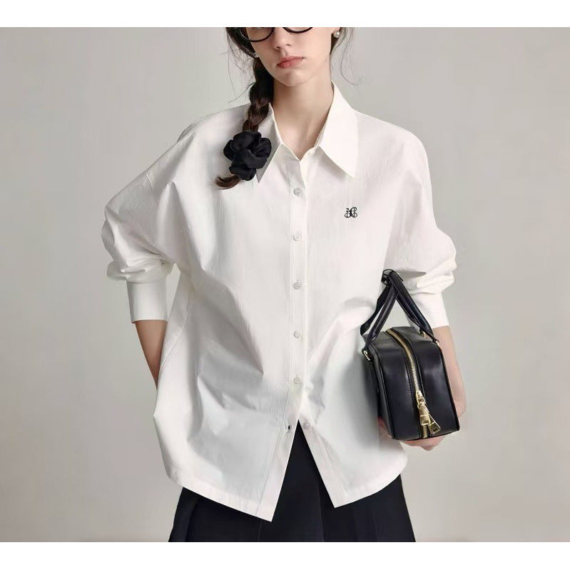 Spring New Embroidered White Shirt with Women's Back Buckle Design, niche and versatile for layering and commuting