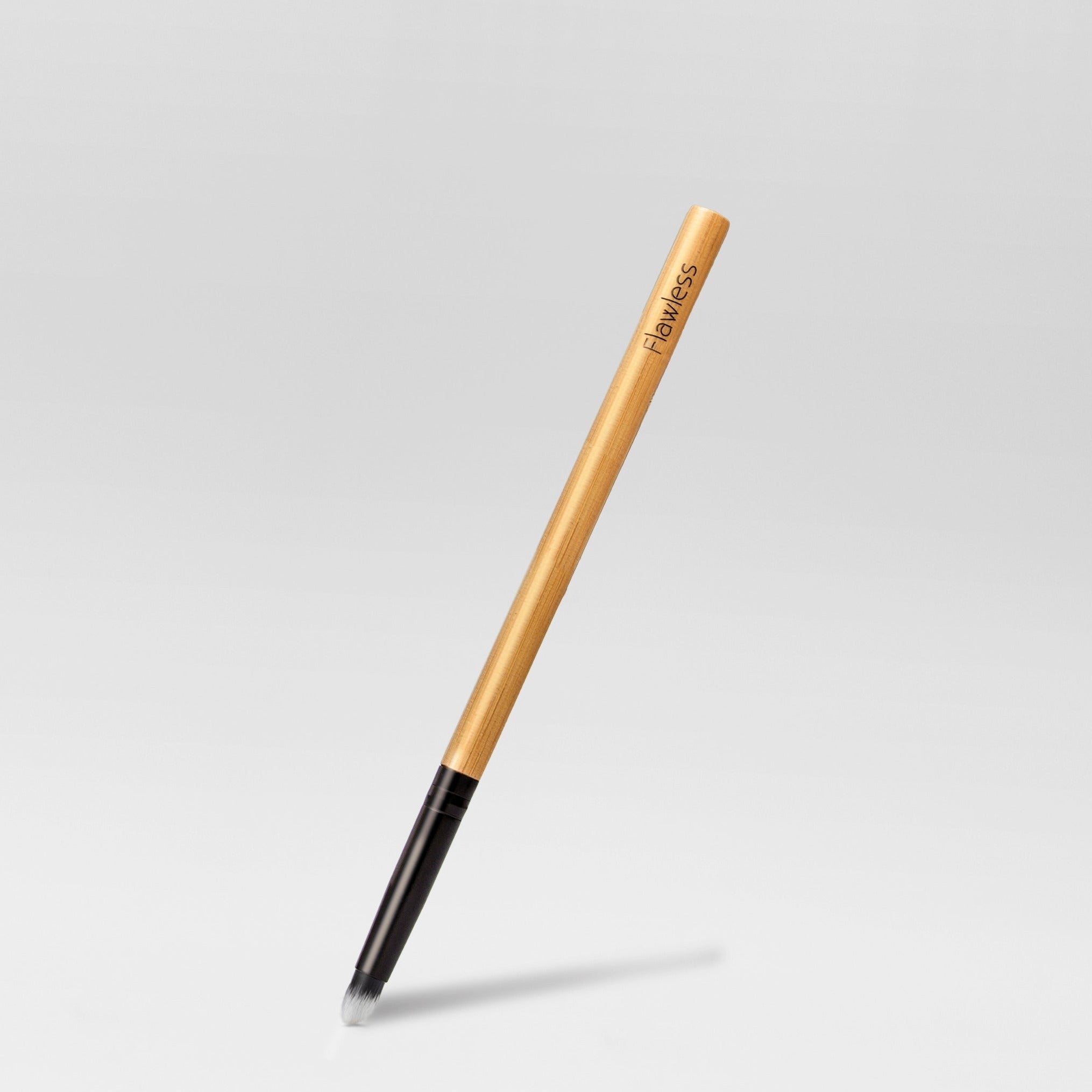 The Flawless Bamboo Smudge Diffusing Brush