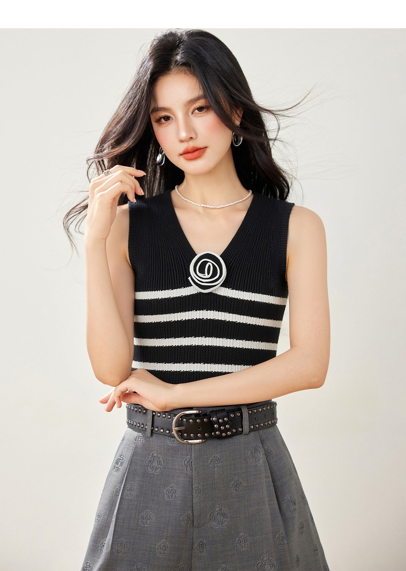 V-neck Knit Top