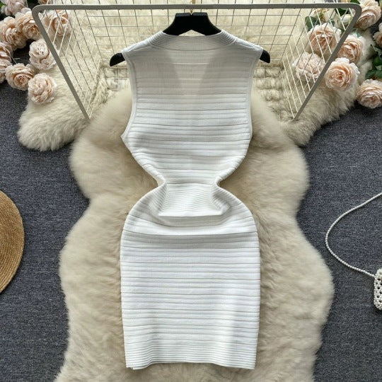 Summer new sleeveless knitted vest skirt with thin pleat design, light luxury, waist cinching, slim fit, hip hugging dress for women