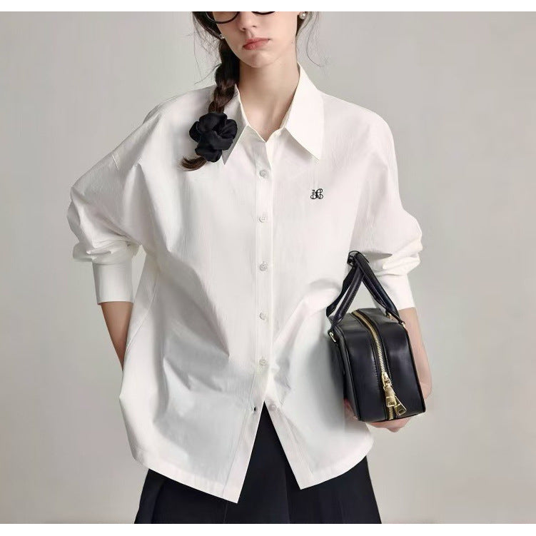 Spring New Embroidered White Shirt with Women's Back Buckle Design, niche and versatile for layering and commuting