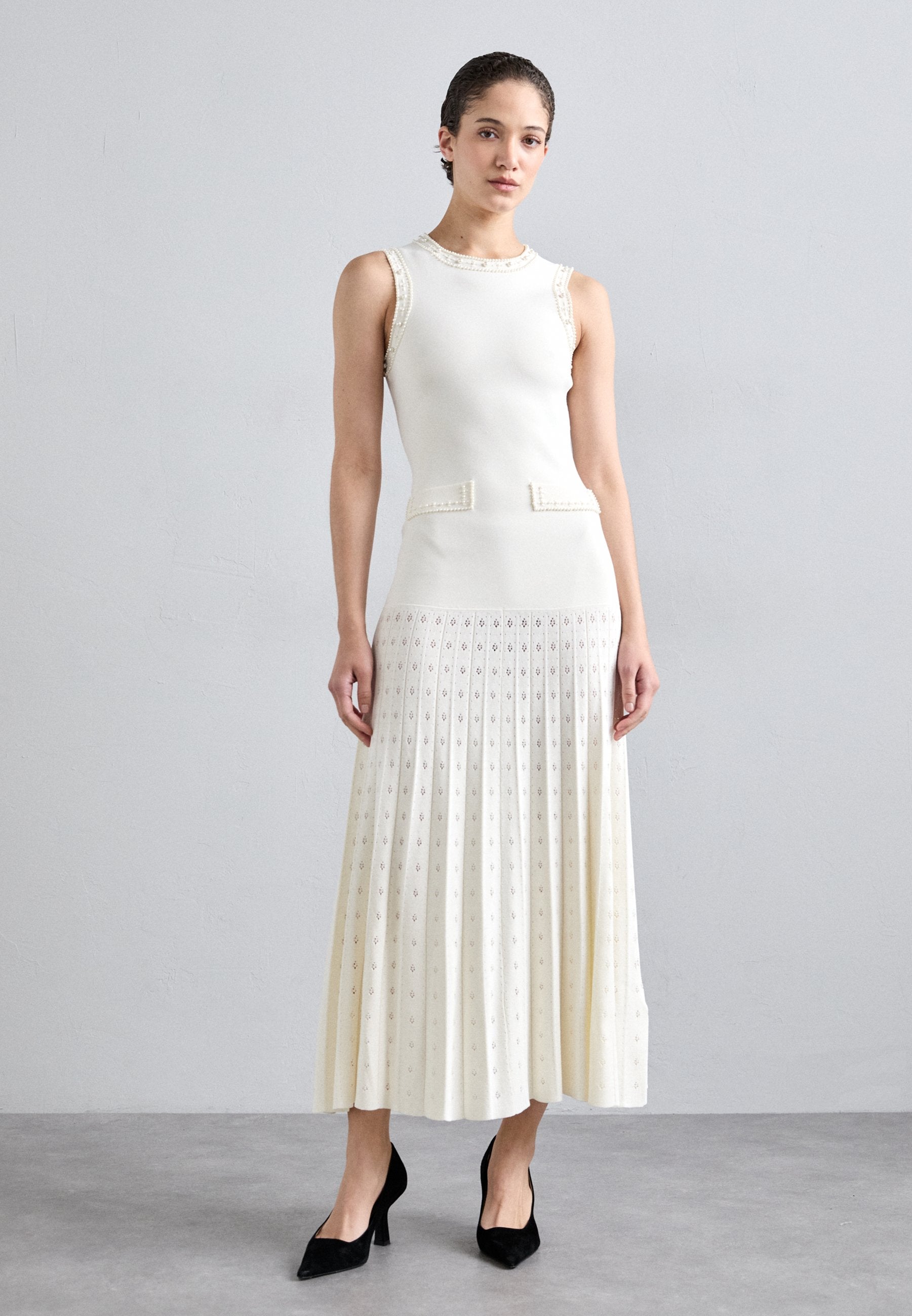 Pearl bead knit dress