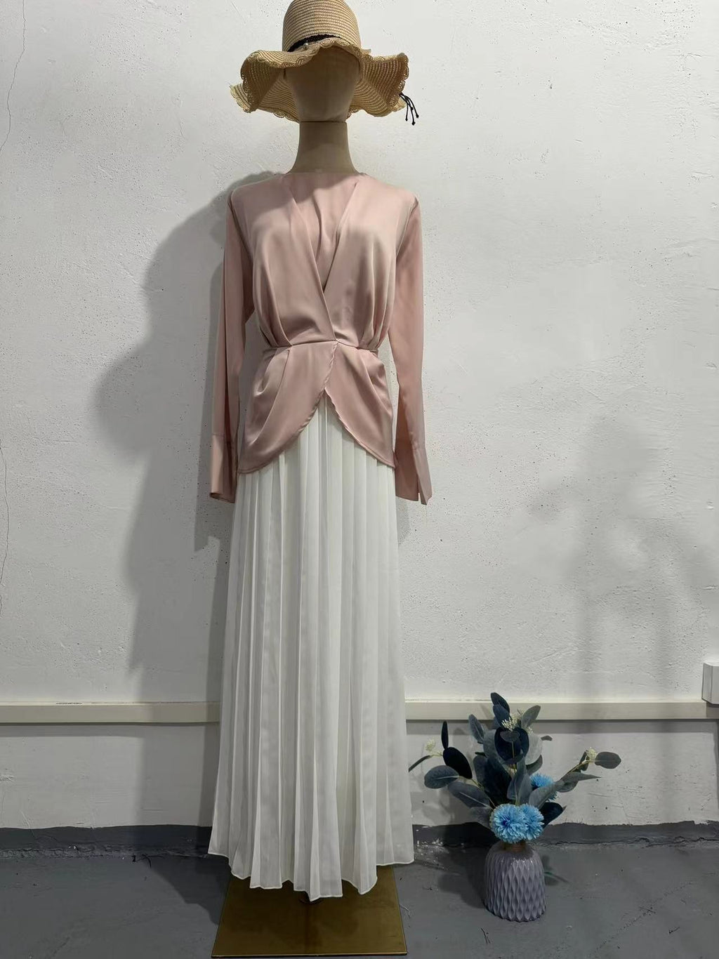 Elegant Color-Blocked Suit Dress for Women, Long Sleeve, Autumn Fashion, Pleated Design