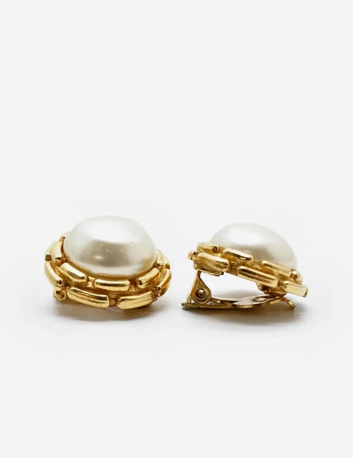Vintage 1950 Clip Pearl Earrings