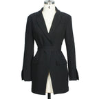 Light luxury-style suit with a temperament for showing off on the street featuring a casual design and an open-back look