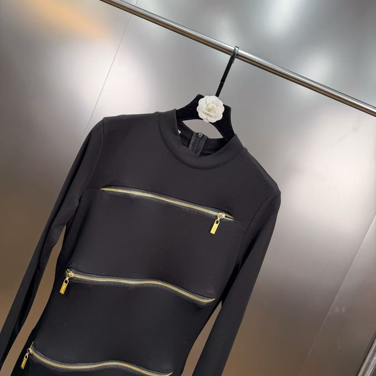 Small stand collar long sleeved multi zipper design waist cinching long dress