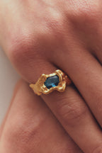 Retro inlaid gemstone ring