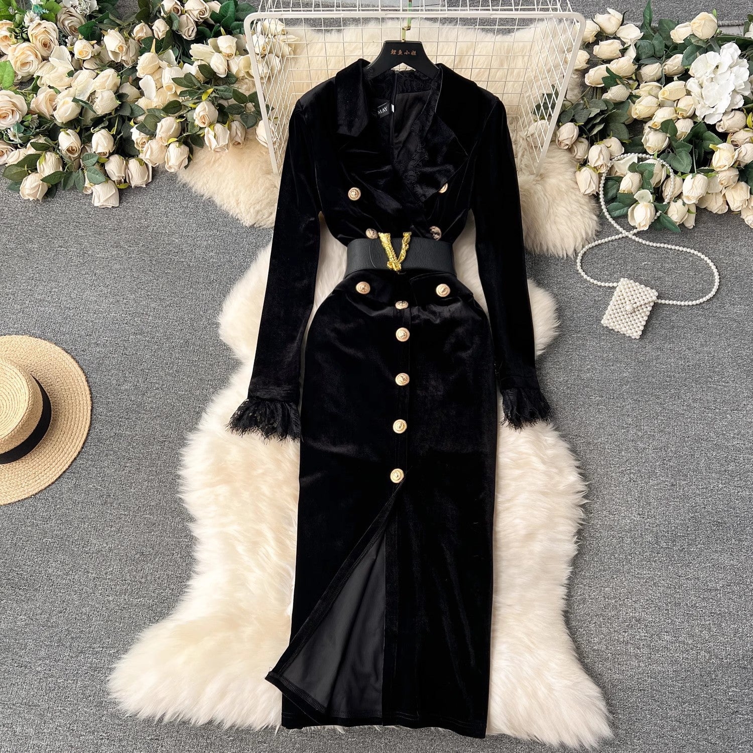 Yujie retro long sleeved gold velvet dress for women, high-end light luxury temperament, suit collar, cinched waist, metal buckle