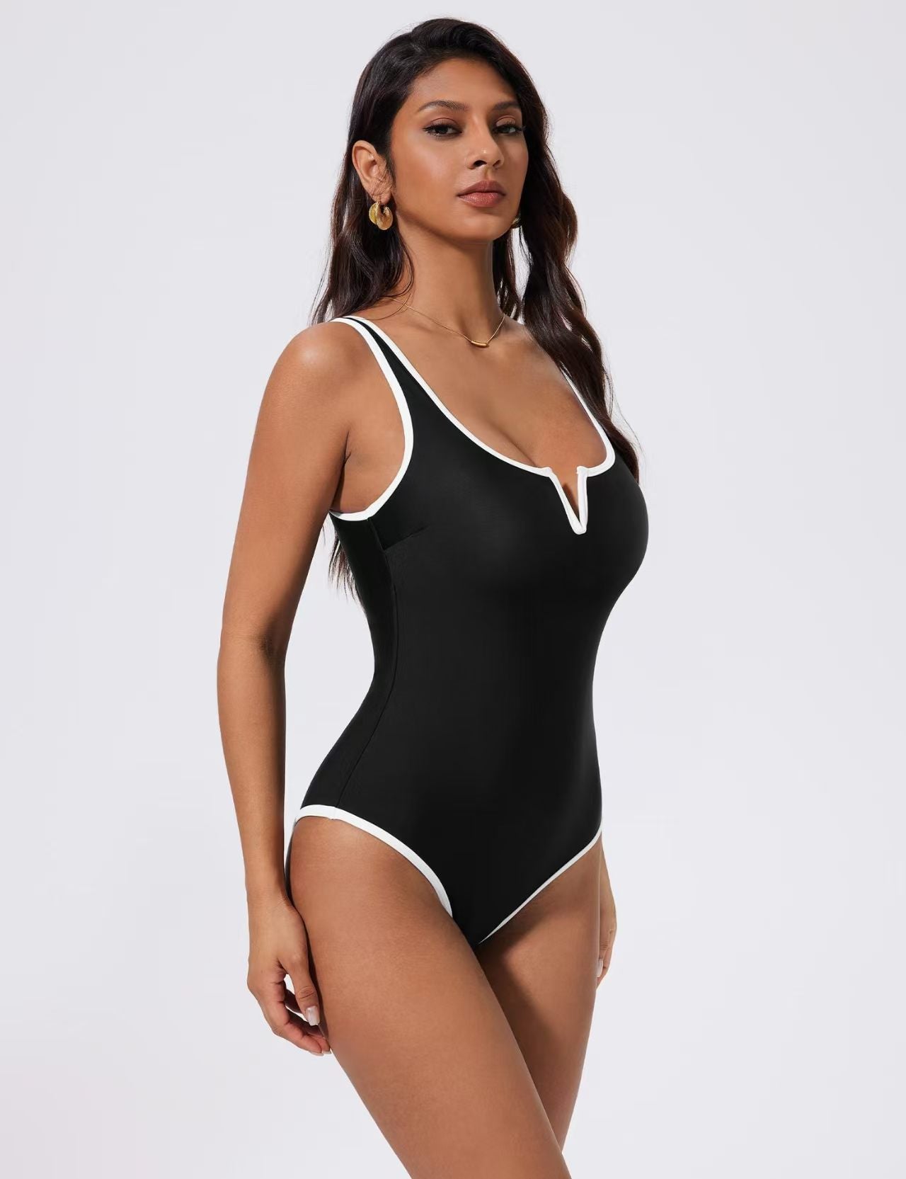 Backless swimsuit