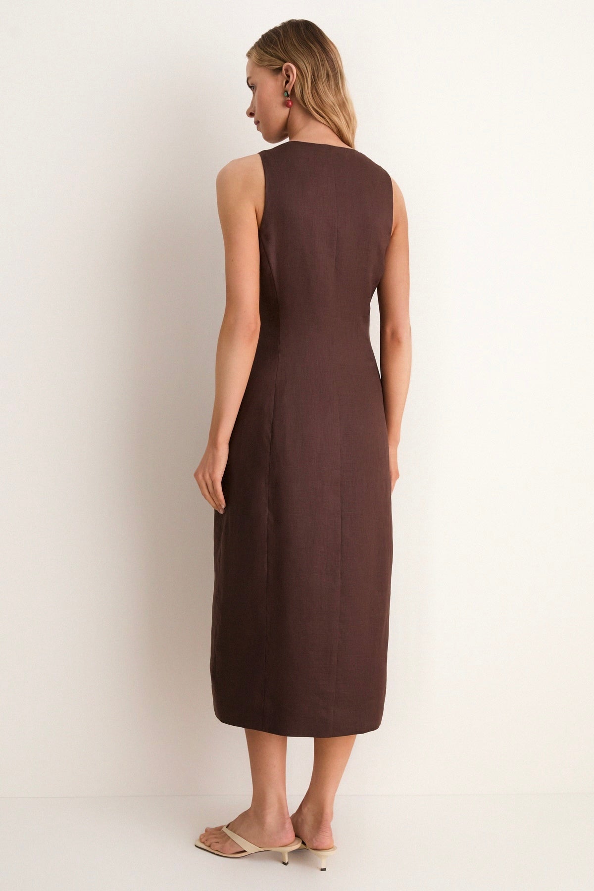 Cinching sleeveless dress