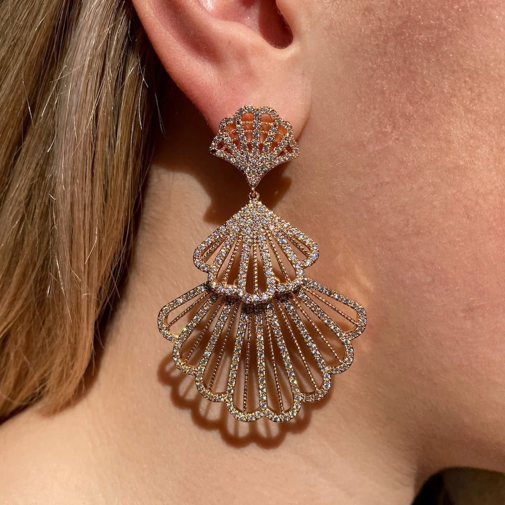 Fan-shaped earrings