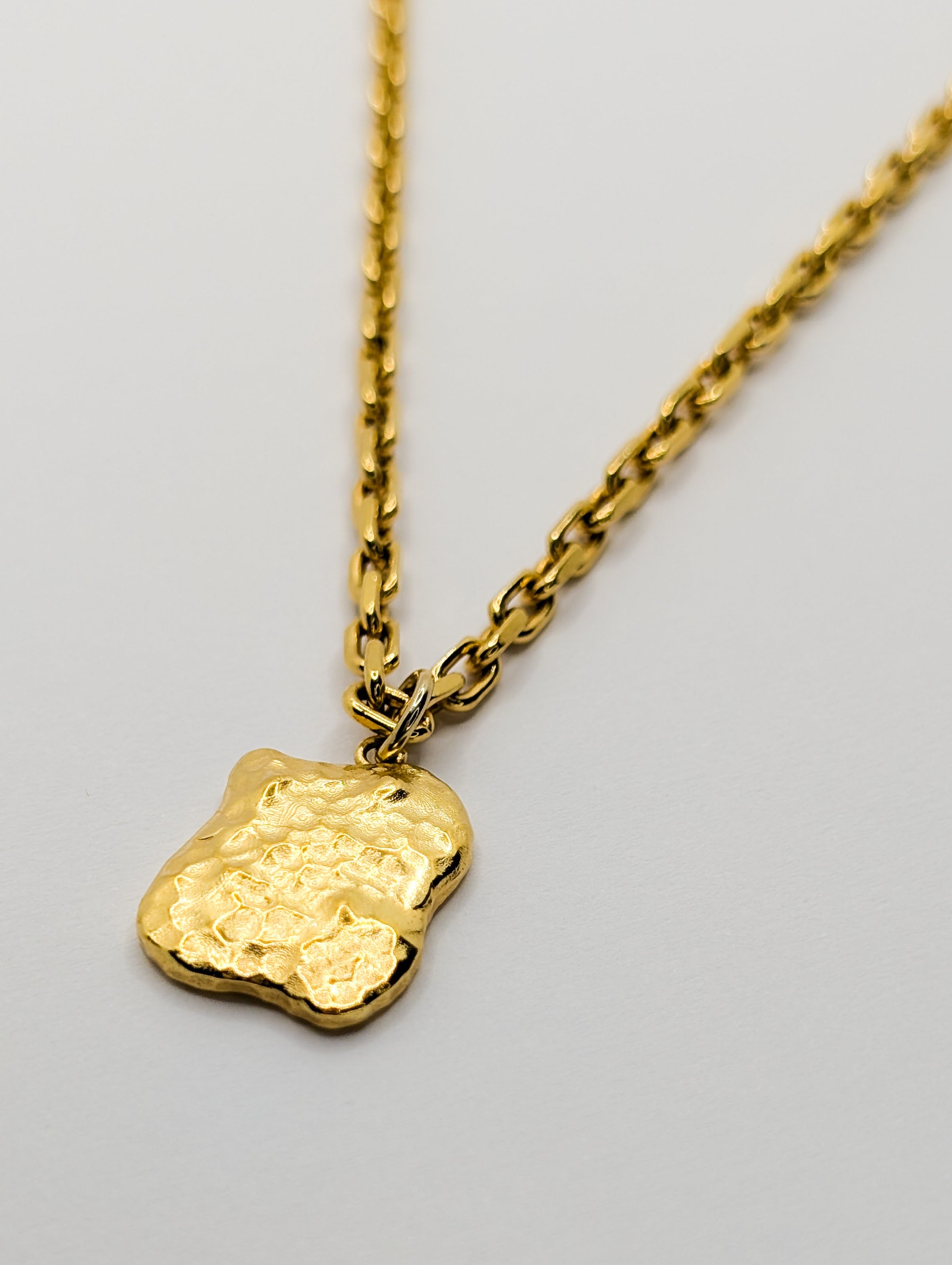Gold Shelly Mother of Pearl Textured Bezel Necklace