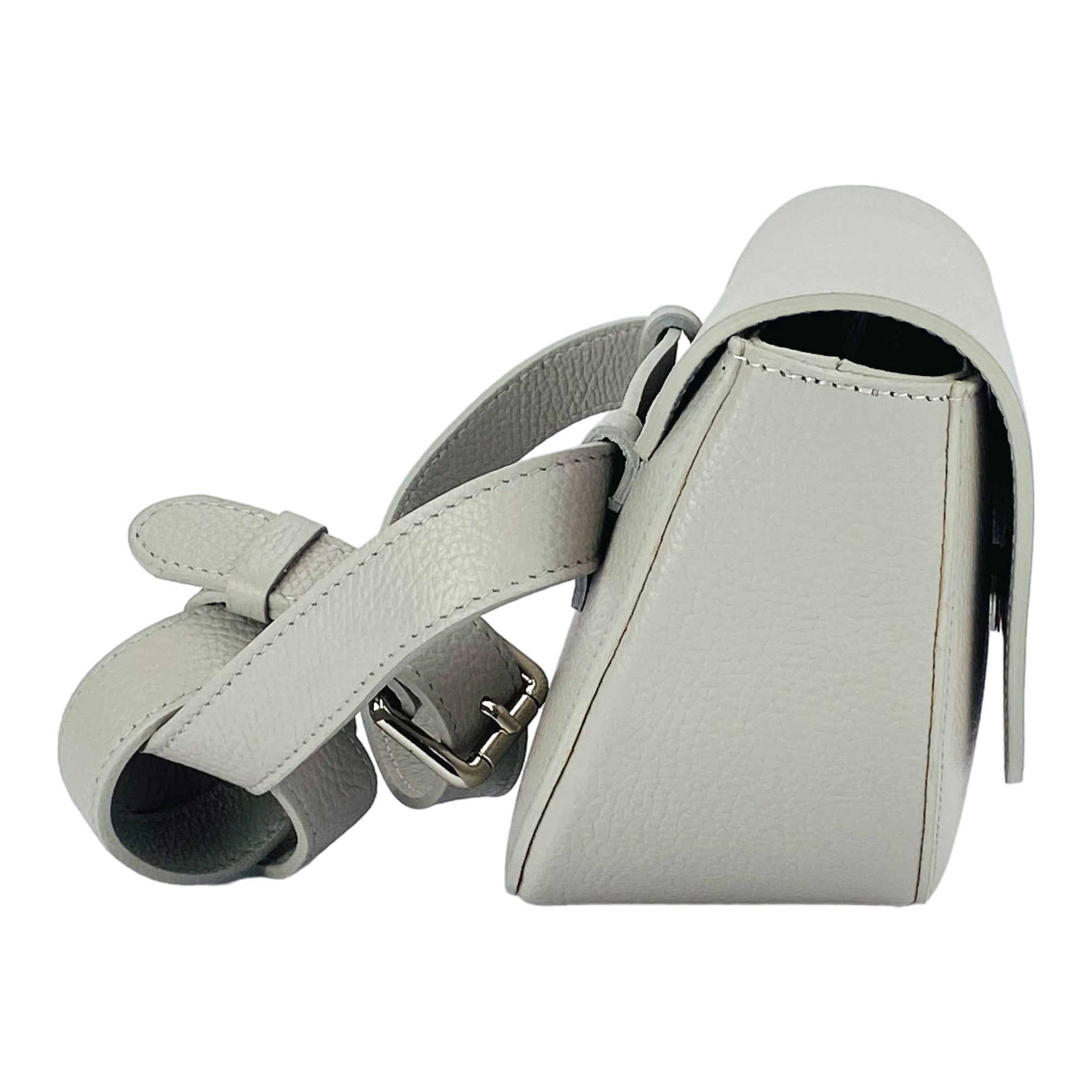 RB1027BO | Women's Rounded Bandolier Bag in Genuine Leather Made in Italy. Removable and adjustable leather shoulder strap. Polished Nickel hardware - Ice color - Dimensions: 25 x 15 x 9 cm.