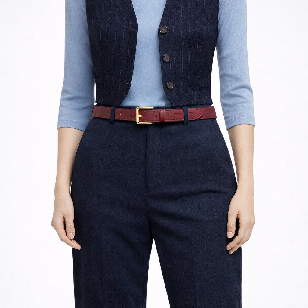 RB4019X | Women's Belt Made in Italy in Genuine Soft Sauvage Leather. Polished Gold-finish buckle. Bordeaux color. Dimensions: 115 x 2.5 x 0.5 cm (waistline 100 cm)
