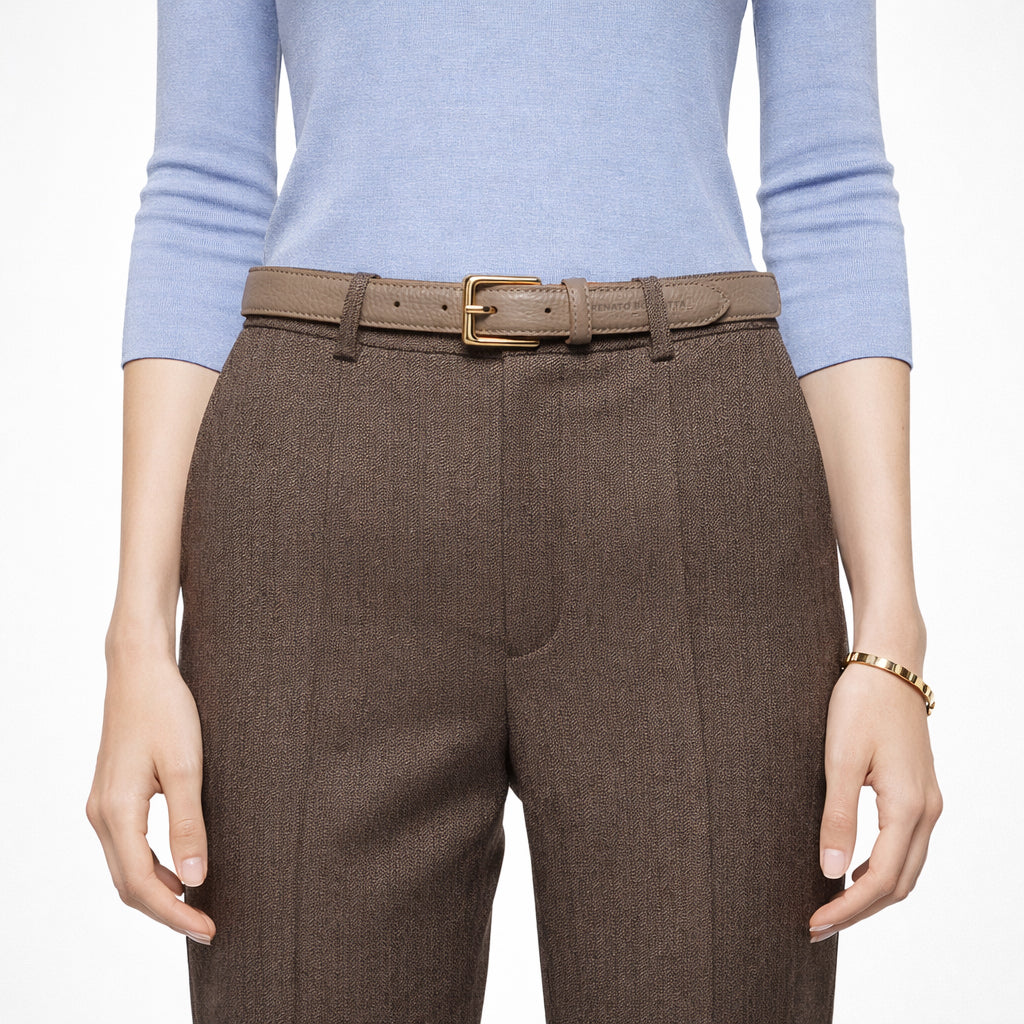 RB4022AQ | Women's Belt Made in Italy in Genuine Dollar Grain Leather. Polished Gold-Finish Buckle. Taupe Color. Dimensions: 115 x 2.5 x 0.5 cm (waistline 100 cm)