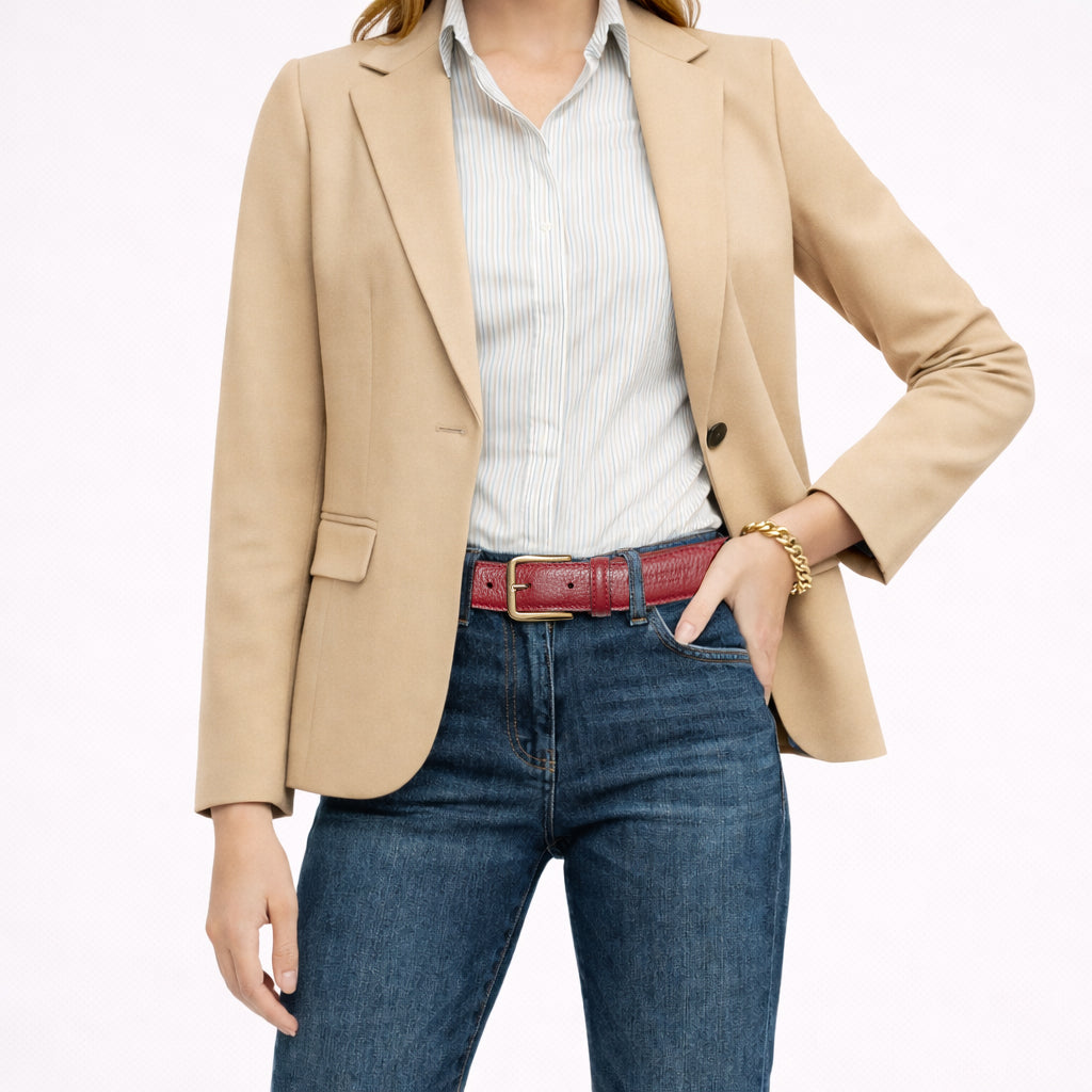 RB4023Q | Women's Belt Made in Italy in Genuine Dollar Grain Leather. Polished Gold-Finish Buckle. Ruby Color. Dimensions: 115 x 3.0 x 0.5 cm (waistline 100 cm)