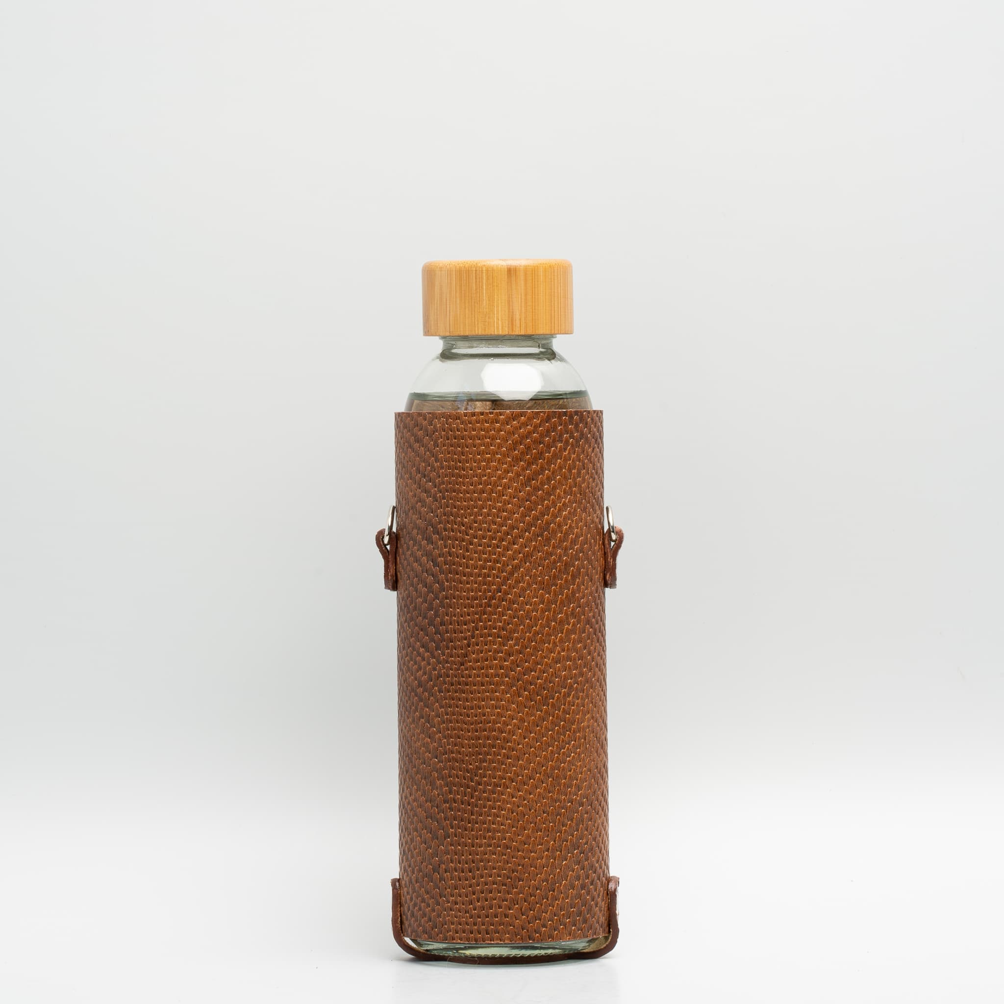 Leather water bottle holder with strap and glass bottle | OUTLET