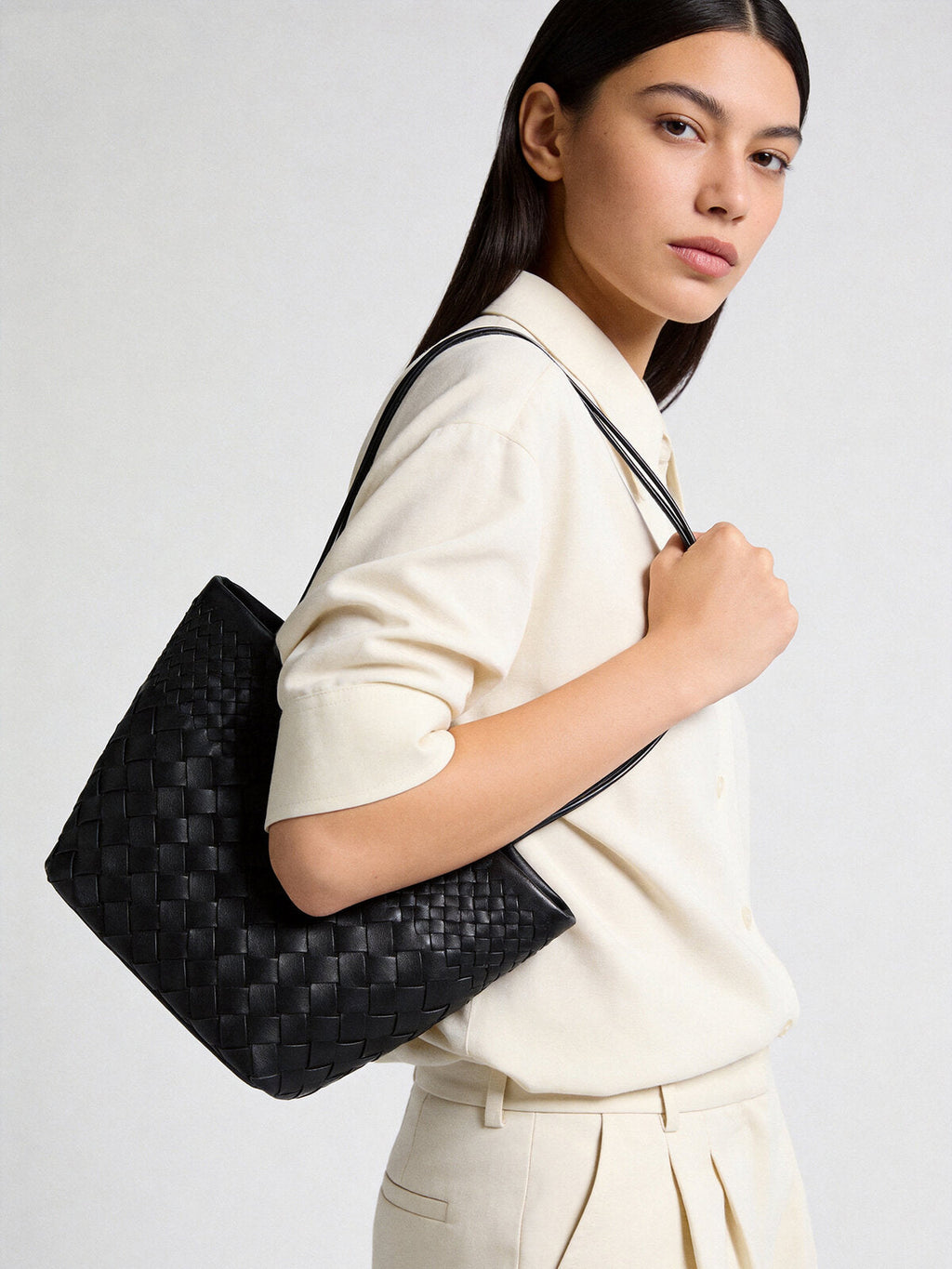 Handwoven Artisanal Leather Tote – Large Capacity Soft Structured Shoulder Bag