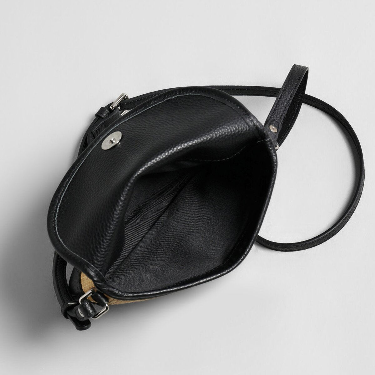Handwoven Straw Saddle Crossbody – Summer Flap Bag with Calfskin Leather Trim