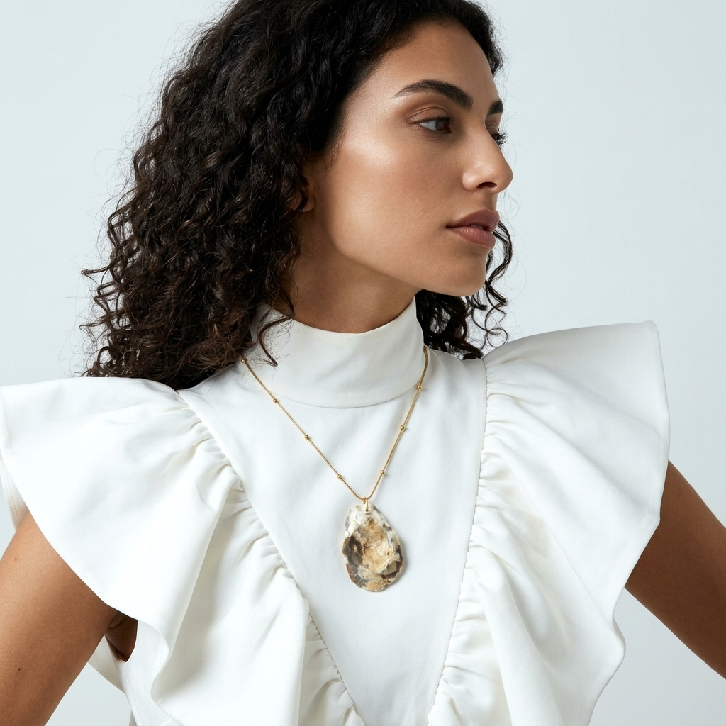 Quinn Pendant Necklace