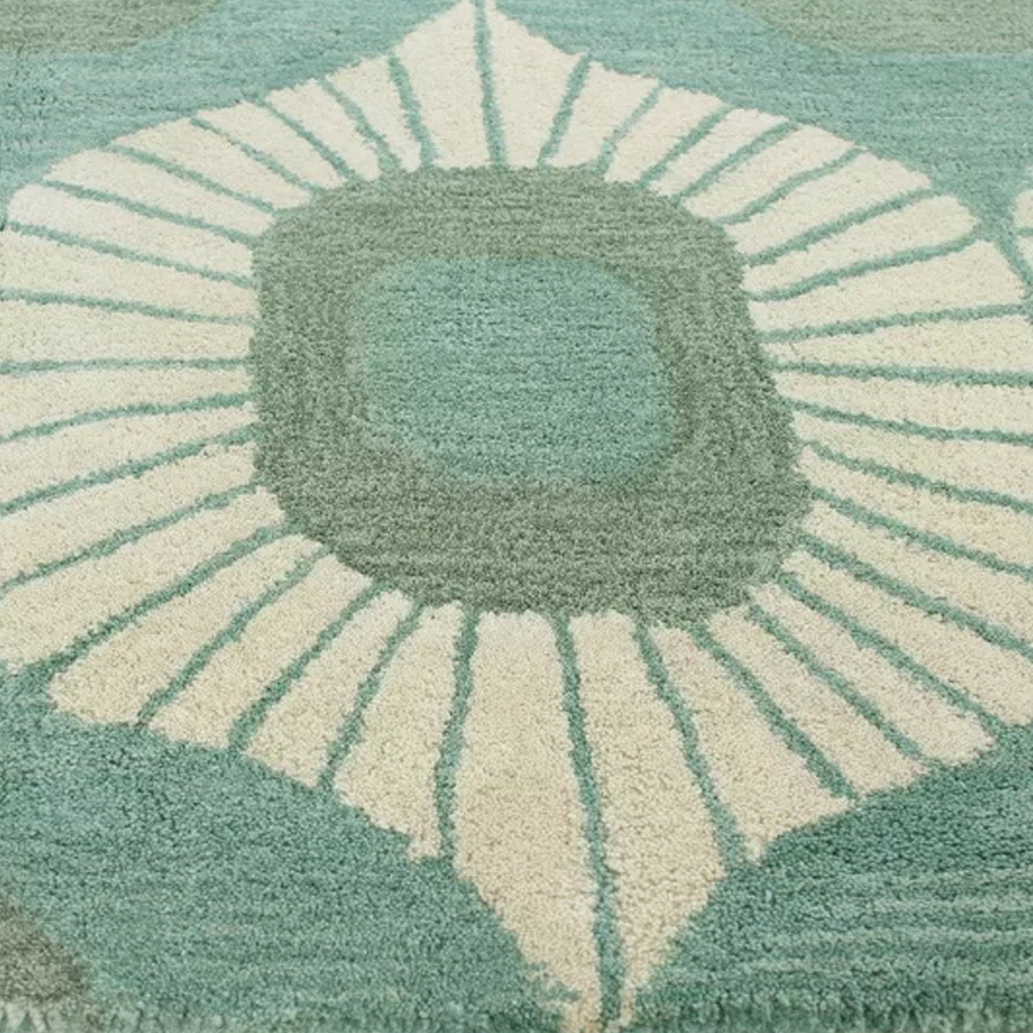 Blue and Green | Abstract Design - Handcrafted Rug/Carpet | Pure New Zealand Wool | Hand Tufted | High Pile | High Density | Yarn Dyed