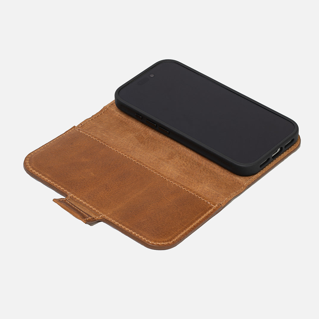 Leather Folio Case for iPhone 17 Series with MagSafe - Classic 5.1