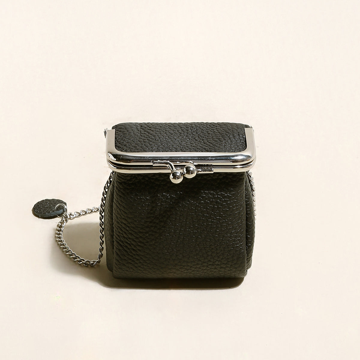 Black Ball Clasp Wallet with Adjustable Chain Strap – Pebble-Grain Leather Kiss-Lock Mini Bag