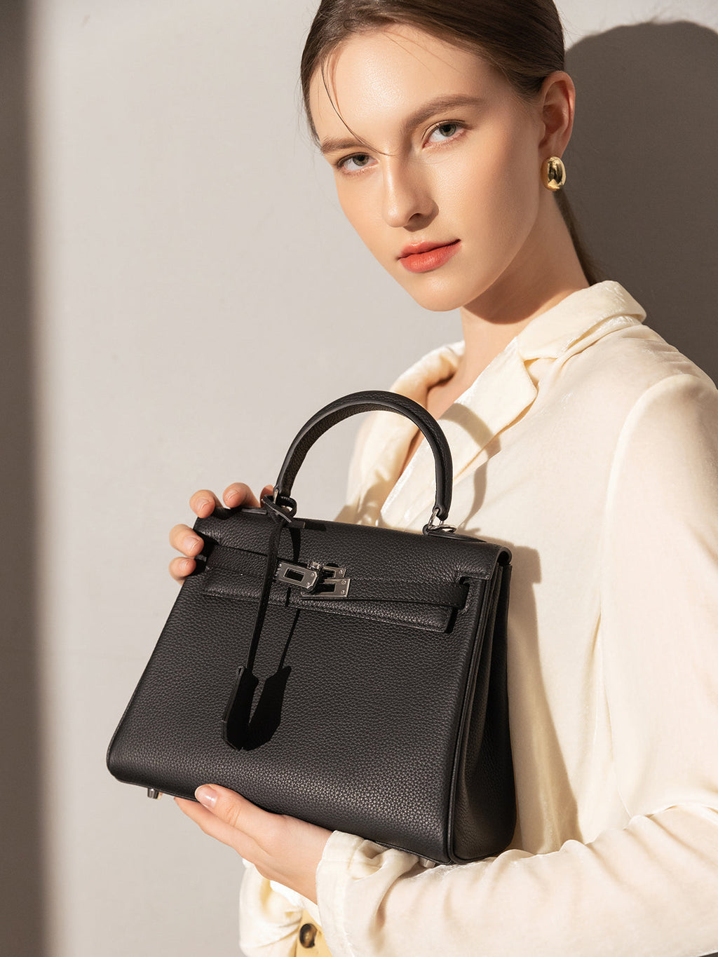 Queens Mini Top Handle Palm-Grain Calfskin Bag – Structured Leather Satchel with Turn-Lock Closure