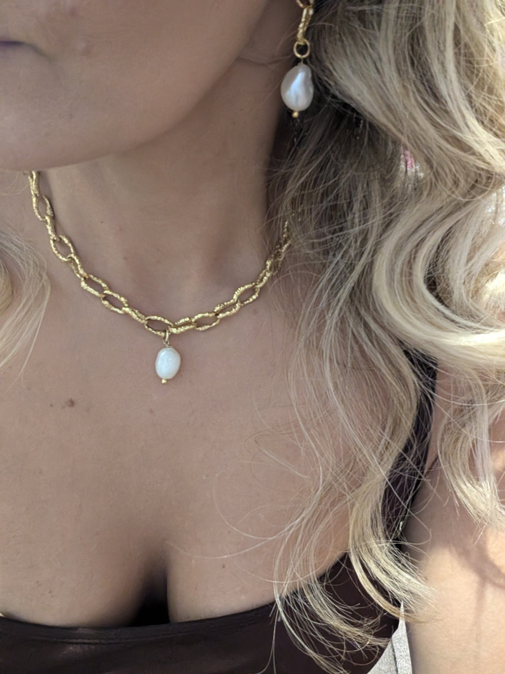 Gold Sandy Textured Chunky Chain Pearl Pendant Necklace