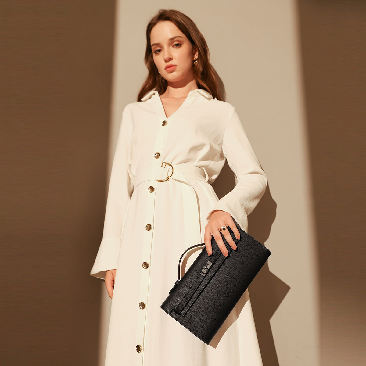 Structured Saffiano Leather Top-Handle Clutch – Elongated Evening Bag with Silver Turn-Lock & Contrast Stitching