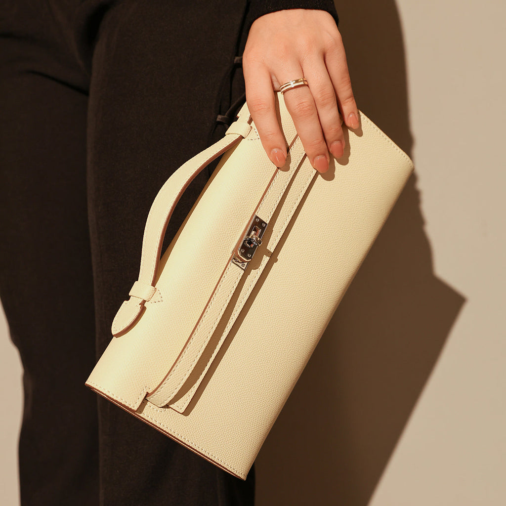 Structured Saffiano Leather Top-Handle Clutch – Elongated Evening Bag with Silver Turn-Lock & Contrast Stitching