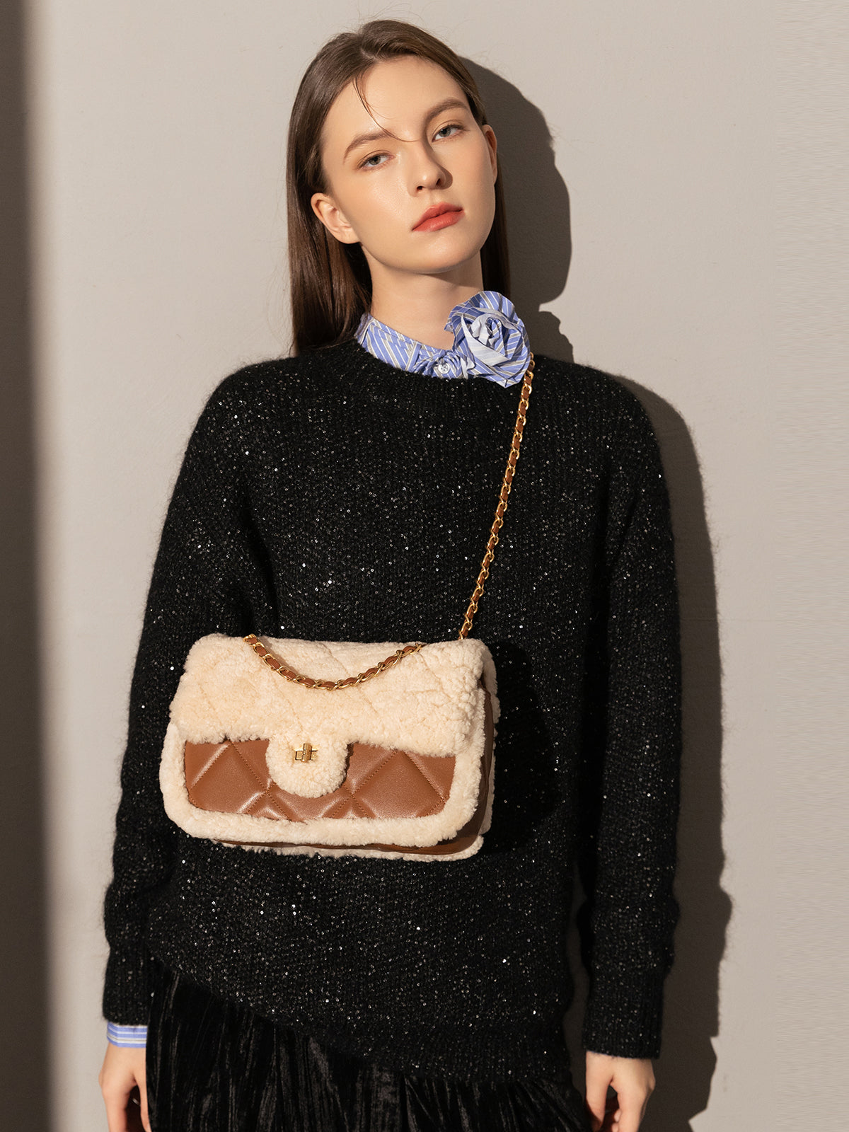 Winterthur Glam Quilted Lambswool Shoulder Bag – Shearling Flap Bag with Gold Chain Strap