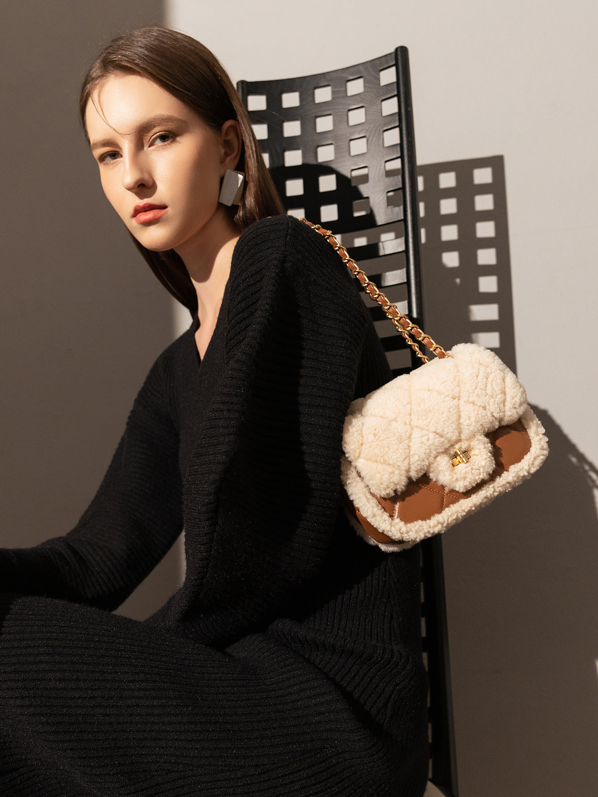 Winterthur Glam Quilted Lambswool Shoulder Bag – Shearling Flap Bag with Gold Chain Strap